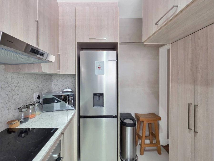 2 Bedroom Property for Sale in Sea Point Western Cape